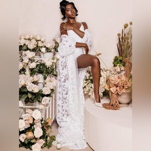 Elegant White Strapless Gown